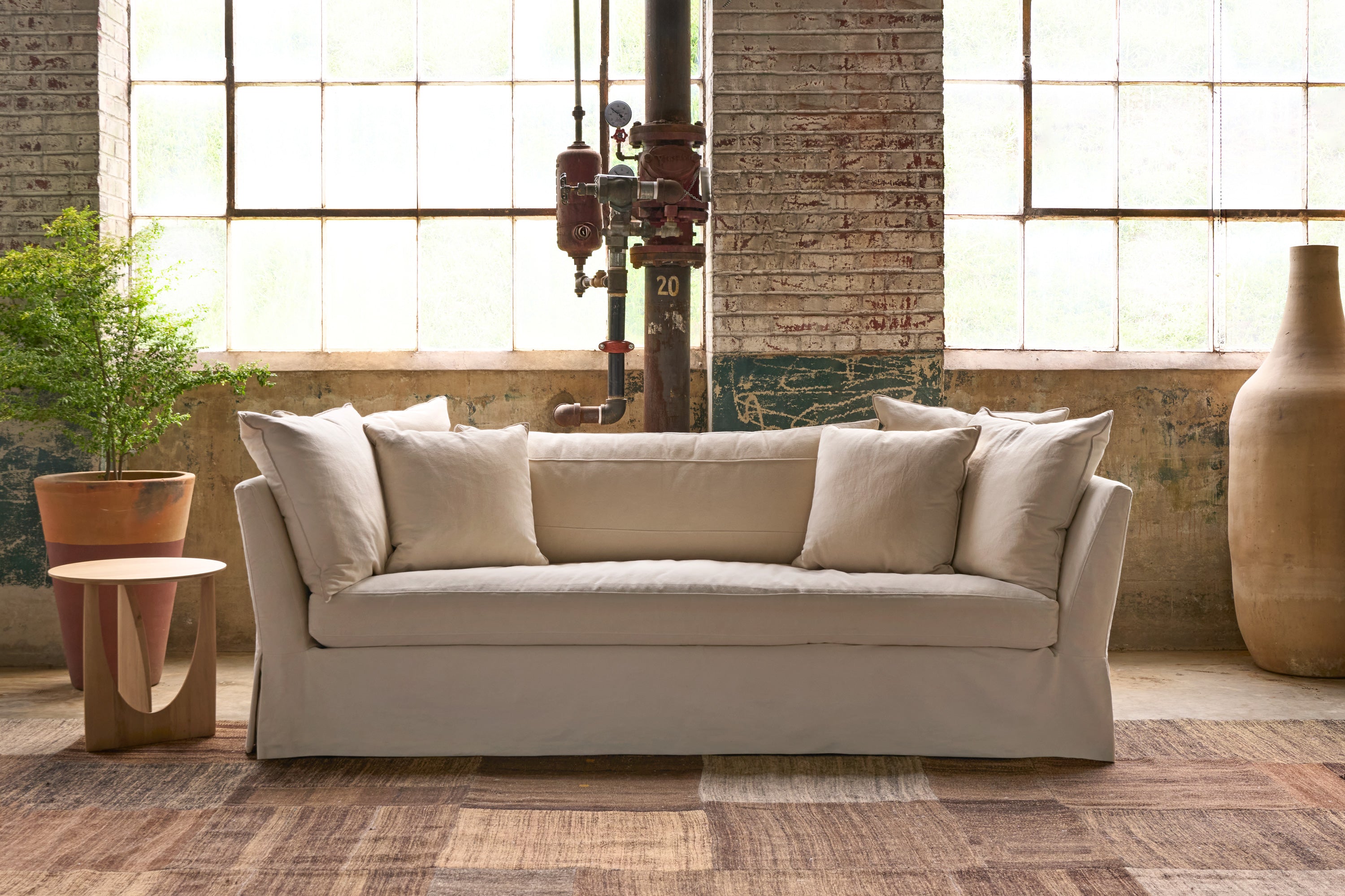 Seda Sofa – Cisco Home
