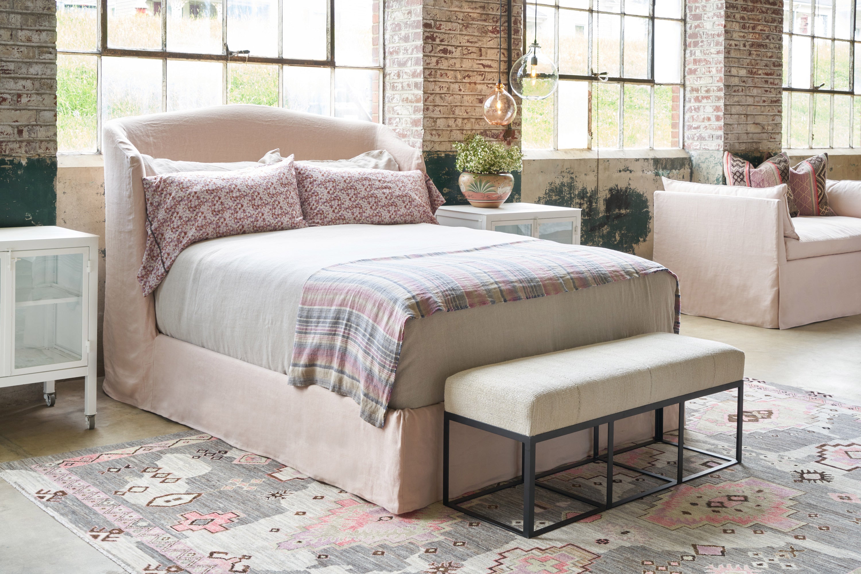 Emma_Bed_156659c9-b890-4b44-