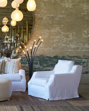  Photographed in Lan Ivory. 